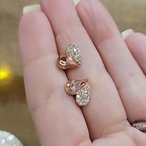 🔥LAST PAIR🔥 MARTINE SPARKLE HEART EARRINGS